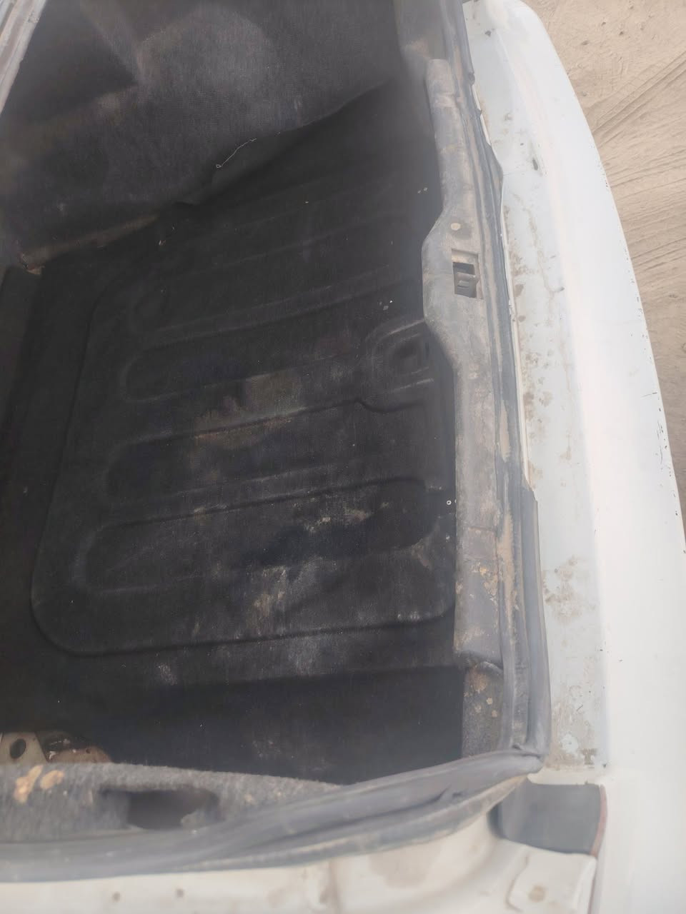 ***********
السلام عليكم سمند سورن ٢٠١١ مكينه كير بحاله جيده تبريد شغال مشط بي نضوح بيها صبغ قطع السعر ٢٩ ورقه بيها مجال تحويل مباشر..
