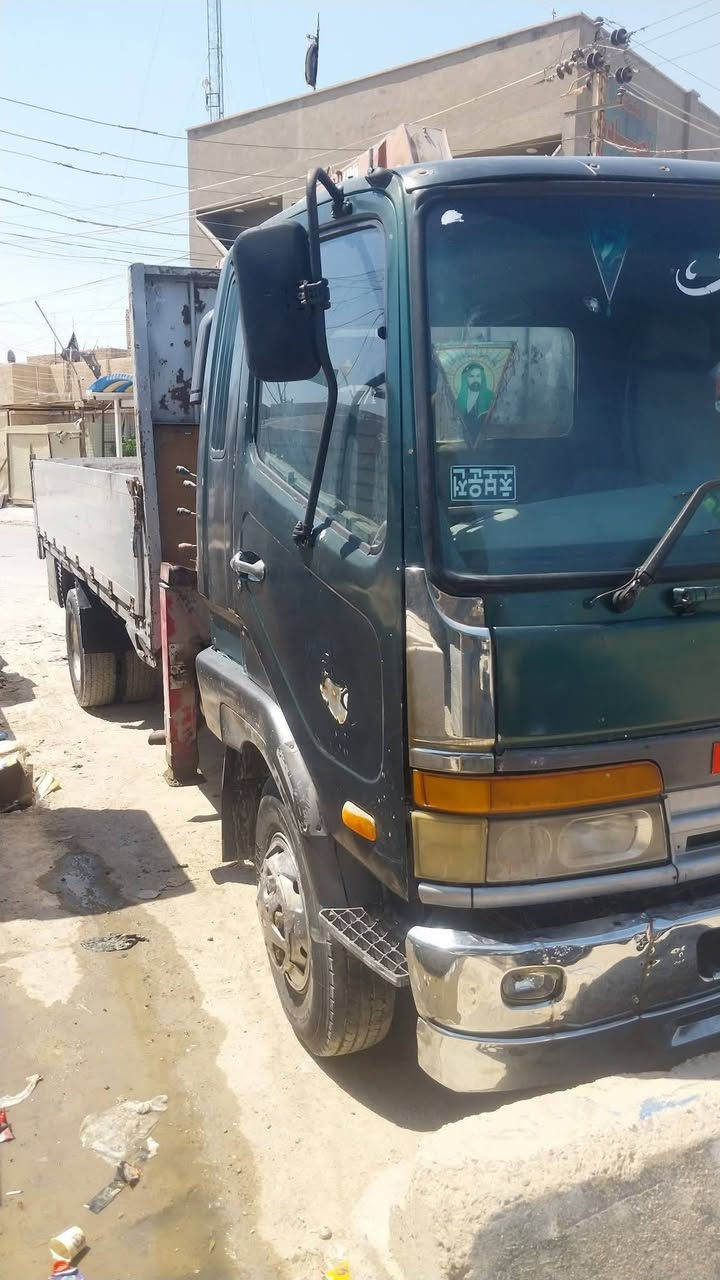 السلام عليكم للبيع فوزه مديل ١٩٩١ رقم بغداد انكليزي بسمي تحويل مباشر السياره بل اصل قلاب ومطول الشاصي متر وستين سنتم بل سنوية حمل بدن ثابت يعني مامرسمه كرين السعر 140$ التواصل بي واتساب ***********@
