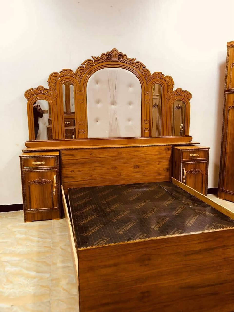 سلام عليكمً غرف نوم عراقية  ام سته ابواب بغداد الآمين الثانيه ***********
