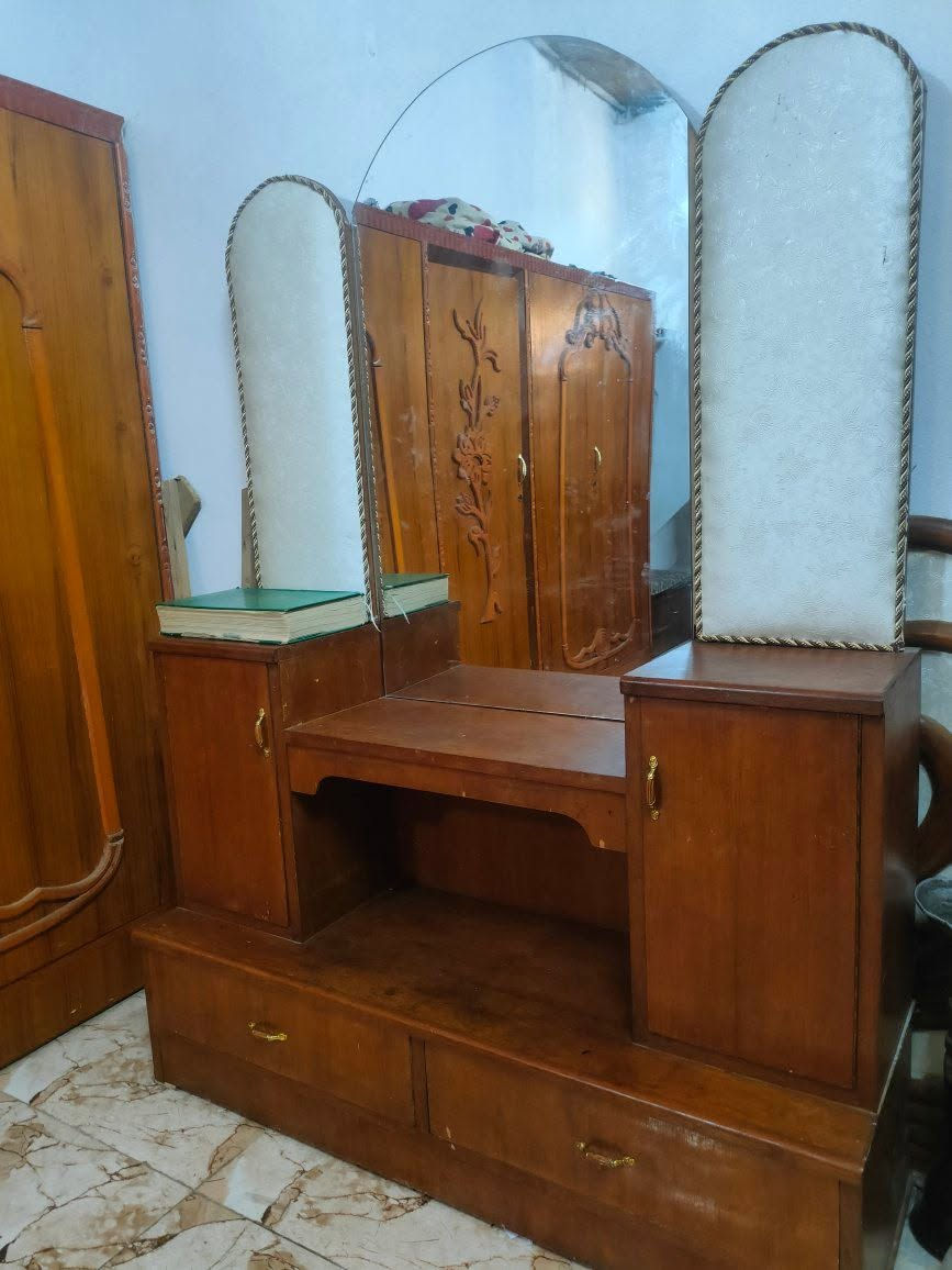 غرفه نوم للبيع 5 قطع نضيفه 
🔴 5 ابواب 

🔴 السعر 430 وبيها مجال 

🟢*********** وتساب

🟢• العنوان موصل تلكيف..
