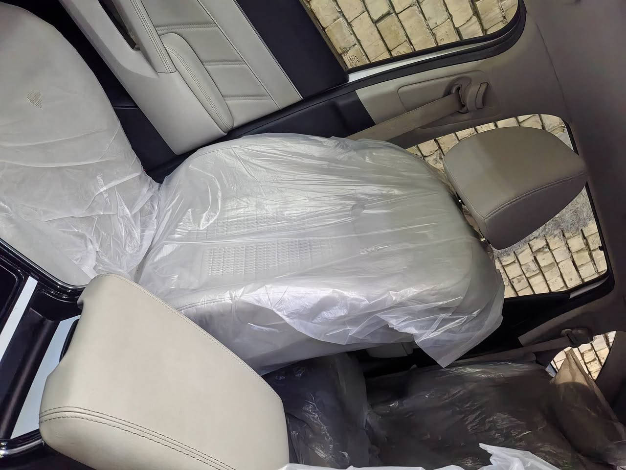 االسلام عليكم سورتنو٢٠٢٥فول بانوراما  للبيع مكفول كفالة عامة رقم بغداد (المواصفات) هندبريك بصمة كير موس بانوراما كامرة واحده حساس امامي وخلفي شفتات ستيرن ويل20  بردات خلفية 4 سلندر 3قطع تبربد ماشية ٢٠ الف فقط 
ملاحظة سيارة على وصه شركه السعر ٢٧٥ بيهة مجال مكان السيارة بغداد للاستفسار ***********
