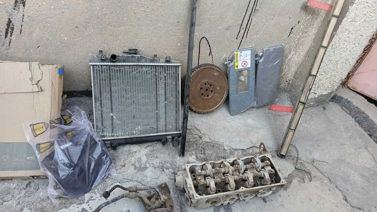 غراض سايبة للبيع شلعة وحدة وسعر مناسب على هذا الرقم ***********

