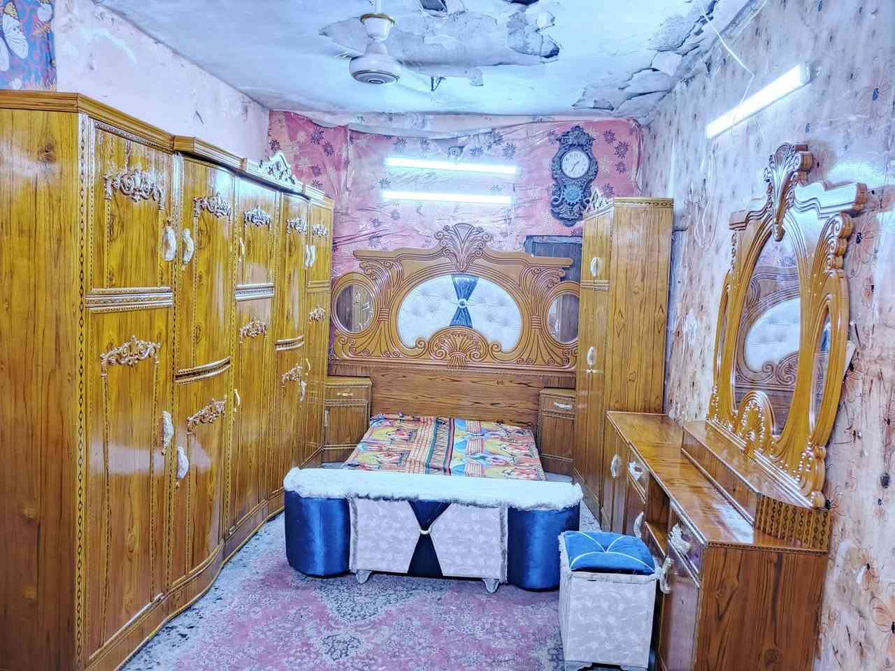 غرفه اخشاب خمس ابواب ملحق للبيع ***********السعر 650صاج الزاويه كنتوريه موديل حديث زا
