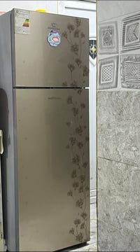 ثلاجه • شغاله • برودتها ضعيفة