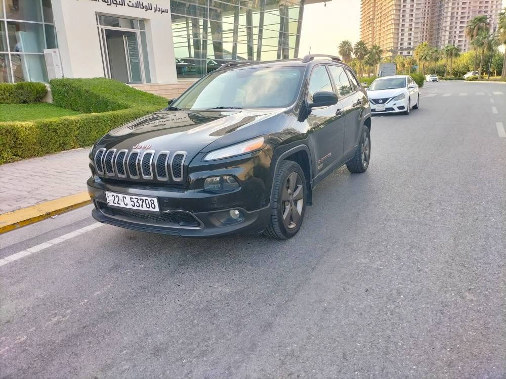 جيب شيرؤكي موديل 2017 بئ سبوغ هيچ سبوغي نيا موبايل ***********سعر99 گيرومه كينا به شه رته نه كرايته وا مكينا 4پستن عجم 2.4 بئ تؤربؤمه رغو به مواصفات شاشا گه ورا پانو رامه سندوق شفت گوشين كاره بايي 60 ميل رويشتيا سه نه وي به ناوي غؤمه هه تا 2030 نويا رسمي امريكام دانايه  هه ر هه موي به شه رتا أربيل, العراق

نص مكتوب في الصور:
- ¡Verificación completa de este VIN! Eliminar VIN 35073 mi C4PJLCB2HW535G88