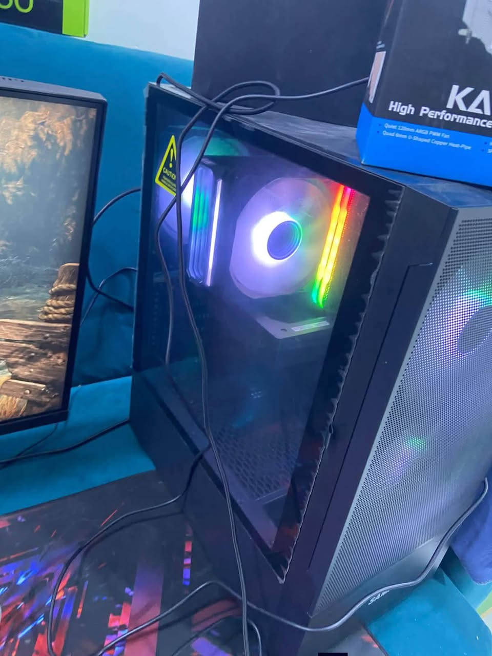 السلام عليكم NVIDIA GeForce RTX 5060
الكراتين كلها موجوده حتى مال كيس التجميعه بعدها بالضمان استخدام 21 يوم فقط
باقي للضمان 8 اشهر الوصل موجود والكراتين ايضا موجوده 
المواصفات
كيس بحالة ممتازة وجاهزة للاستخدام الفوري للألعاب القوية والمونتاج.
(PC Specs) مواصفات الكيس
Intel Core i5-13400F :المعالج
(الجيل الثالث عشر بسرعة GHZ 2.50)
كرت الشاشة: NVIDIA GeForce RTX 5060 (بذاكرة 8 غيغابايت)
الذاكرة العشوائية (RAM): سعة 16 غيغابايت (بسرعة MT/s 3200)
مساحة التخزين: SSD بحجم 1 تيرابايت)
MSI MS-7E44 : (Motherboard) بسرعة عالية اللوحة الأم
النظام: Windows 11 Pro (نسخة أصلية ومفعلة)

السعر مليون و350 وبيها مجال بسيط جدا 
بغداد ***********
