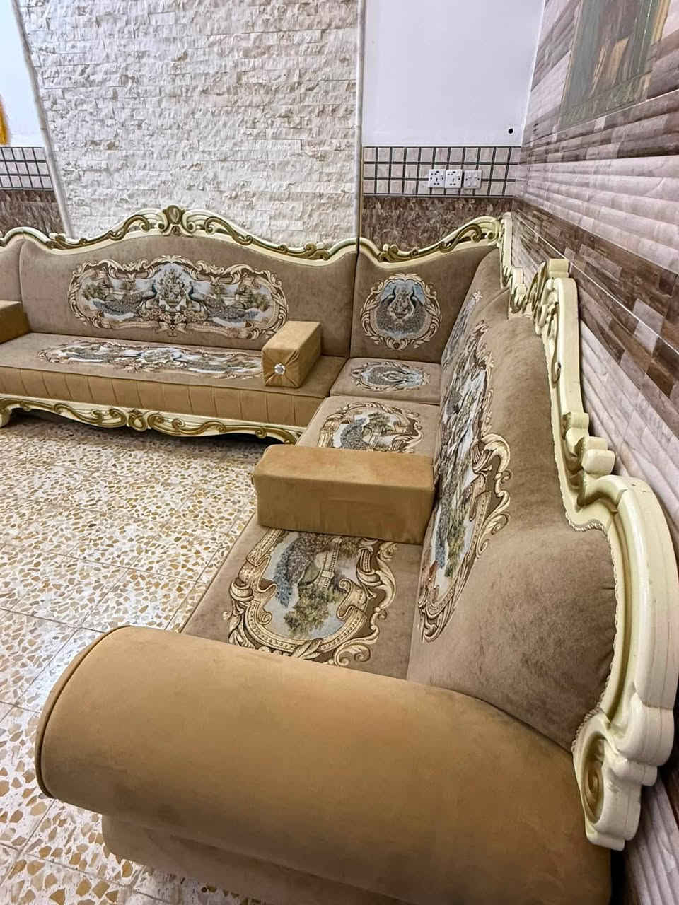 تخم ثقيل أنطيك بي ضمان ١٠٠ سنة 
***********
