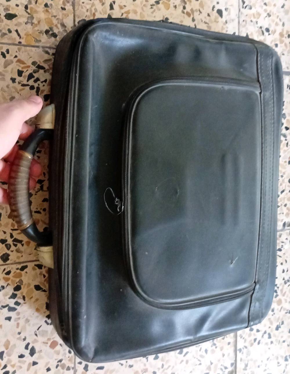 لابتوب للبيع مواصفاته خارقه تسبق اقرانه ووقته من اللابتوبات..هوه كموديل قديم بس قوي جدا وقوي للالعاب..مواصفاته وذاكرته نص تيرا500قيقا..
اسال عنه بالانترنت
اسمه توشيبا كوزميو
X775.3d
سعره يعبر مليون دينار وشويه ك جديد..
اريده مع موبايل ايفون 17 كوبي هديه مني الك
بسعر
500..
وبيه مجال للطيبيين
بي شغله بسيطه وهي انه البطاريه نايمه يفضل تجهزه بجهاز حمايه وباتري نفس راوتر النت او البلي ستيشن تشتريله يو بي اس
UBS..
علمود انطفاء التيار الكهربائي كوطنيه ومولده🌹🌹