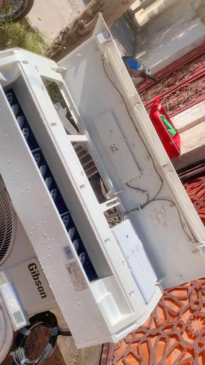 السلام عليكم اخوان سبلت للبيع نوع جبسون الامريكي الاصلي الداخلية النفخ الجبيرة ثنين طن السبلت بعده جديد مستعمل قليل نظافة 95/100 كامل مكمل غاز مفول وعل فحص ماطور T3 بلادي تبريده ثلج ☃️❄️🧊 تدقئه نار 🔥❤️‍🔥🐦‍🔥 السبلت راديتراته بعدهن صفر السبلت مغسول وجاهز بس شد السبلت كلشي يشتغل بي حساسات موزعات السبلت مع كامل ملحقاته بواري جديد بل كارتون وايرات ريمونت السبلت بلادي مكفول من فتحت البرغي 
السبلت تاخذه من باب بيتي وبي ضمان 
الجبسون معروف بتبريده وتدفعه القوي 
السعر  :  400 وبي مجال كلش بسيط 
للاتصال :  ***********
الموقع : بغداد شارع فلسطين
