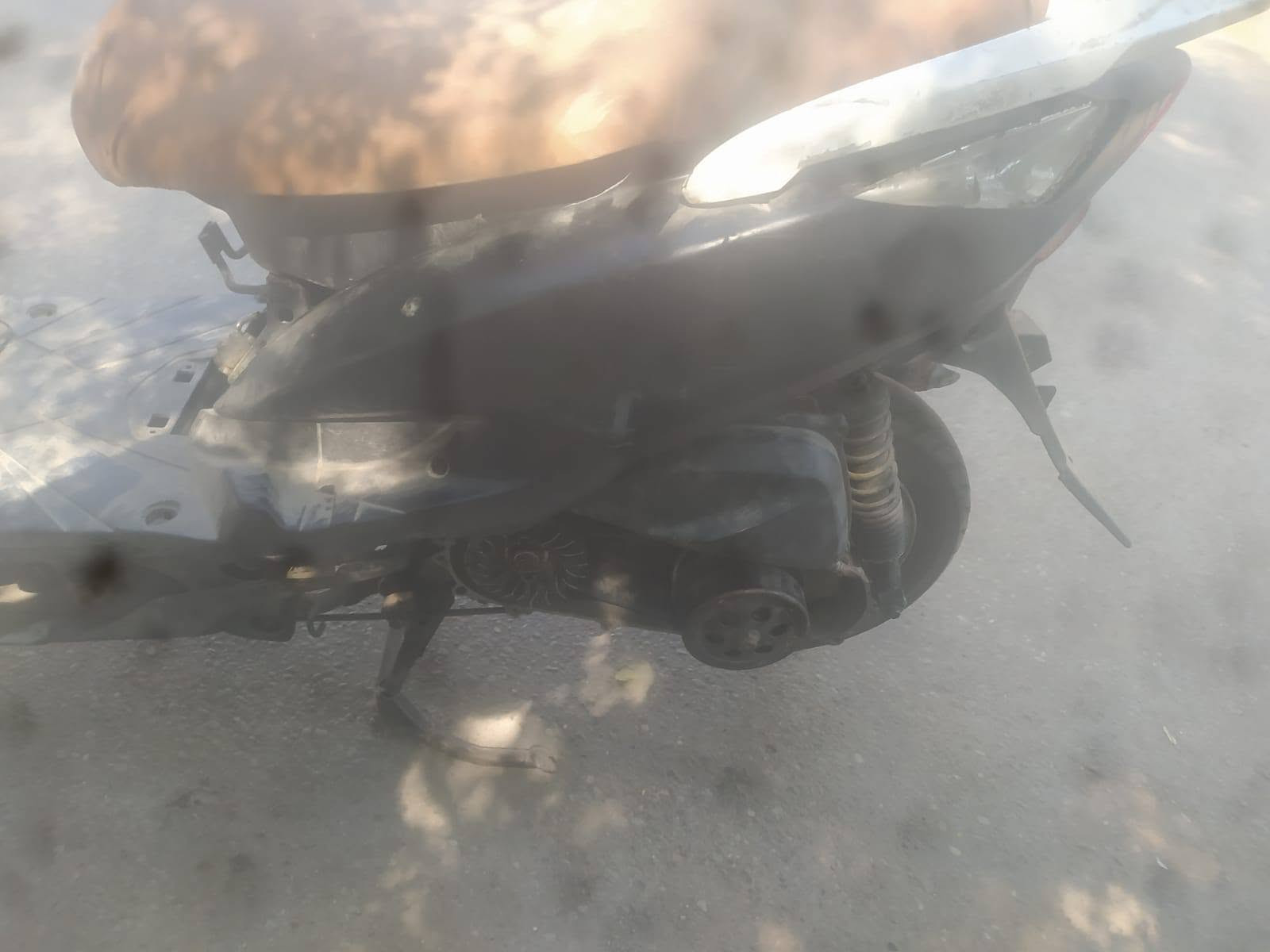 دراجه ثعلب طافيه  مال هندر موجوده وعندي  كفرات خلفيه مالته دراجه متروكه صار هوايه ماعرف شبيها ابيعلك كوم حديد مكينه تفتر  ودير سلف سعر175مجال قليل  مكاني بغداد شعله رقمي ***********

