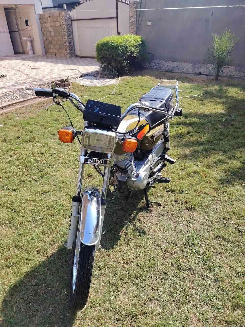 دراجه نامه امتياز  نضيفه موديل 25 اوراق سكنر كامله  
موقع حله ورديه خارج 
سعر 500 تواصل واتساب ***********
