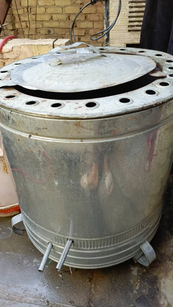 طباخ وتنور وكيزر صغير للبيع بغداد مدينه الصدر وتساب***********

