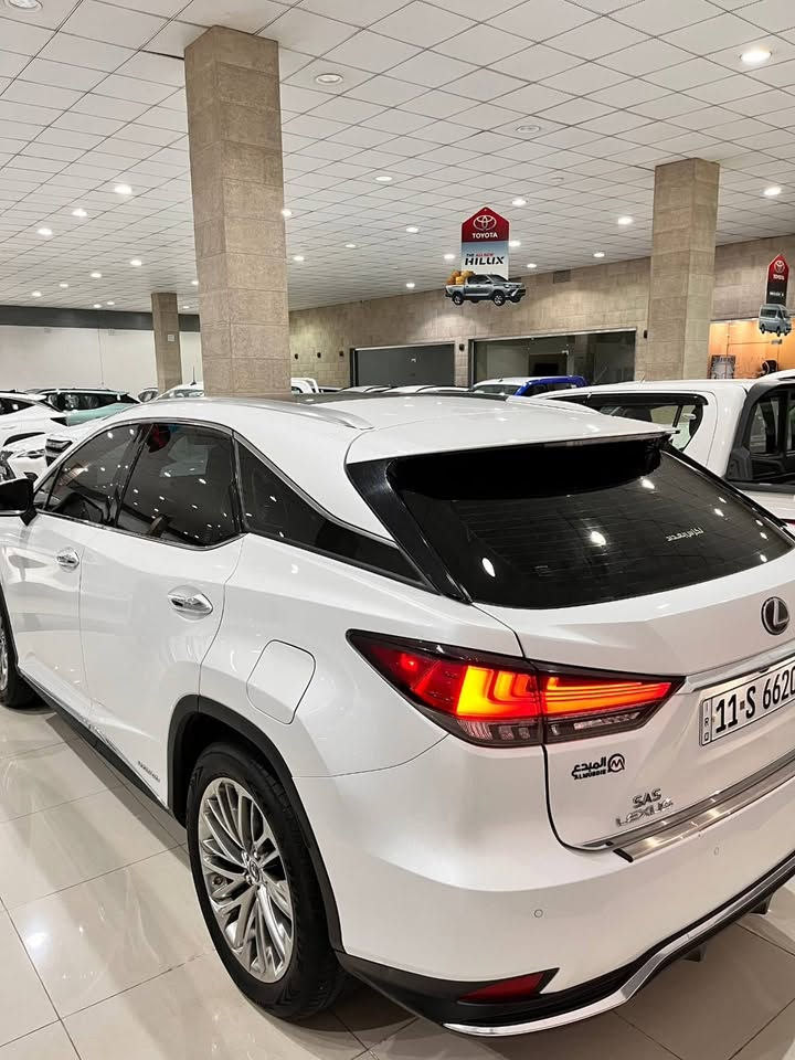 السلام عليكم لكزس RX450H بلاتينيوم
موديل 2022

ماشية 58 الف كيلو وقابل للزيادة

محرك V6 3500 hybrid 

السيارة فول مواصفات للاخير معروفة مواصفاتها السيارة كفالة عامة من الحادث ماعدى3 اماكن PDR موضح بلمنشور 

السعر 375ورقة وبيها مجال للطيبين السيارة كلش حلوه ونظيفه وربي يبارك للياخذهة 🤍

المكان:الانبار_الفلوجة

الرقم: ***********

