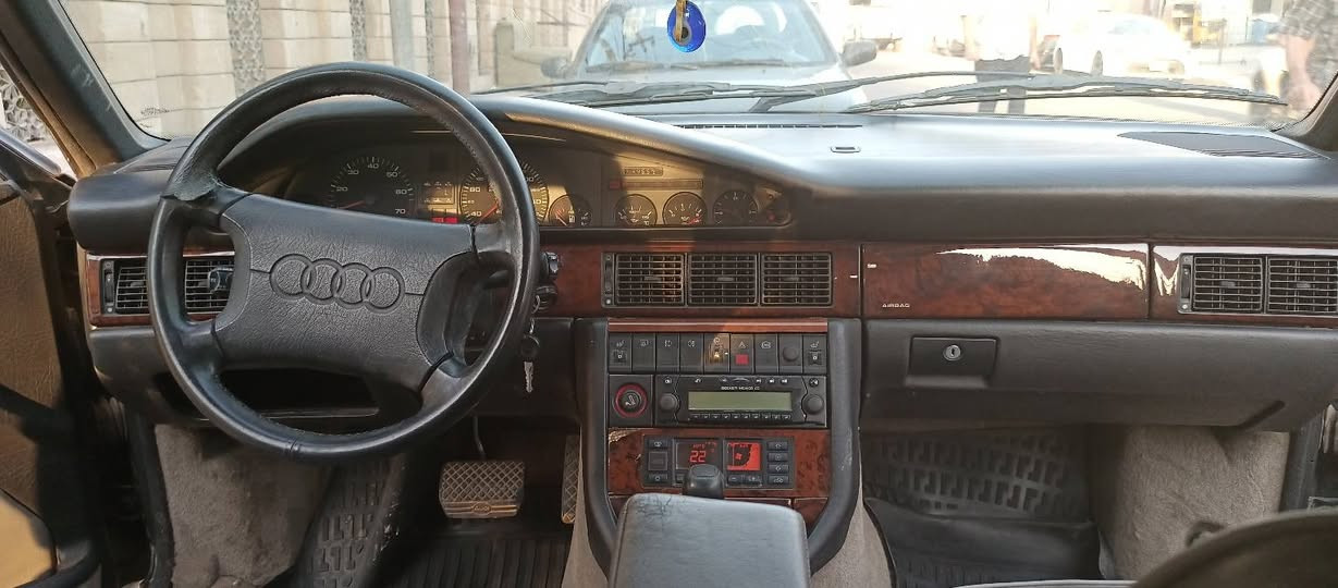 السلام عليكم اودي موديل 92 بلاديه بدون صبغ مكينه جديده لاتنقيص ولاتبخير كير أوتوماتيكي داخل جلد جاهزه مكاني بغداد حي القاهرة ***********  رقم بغداد
