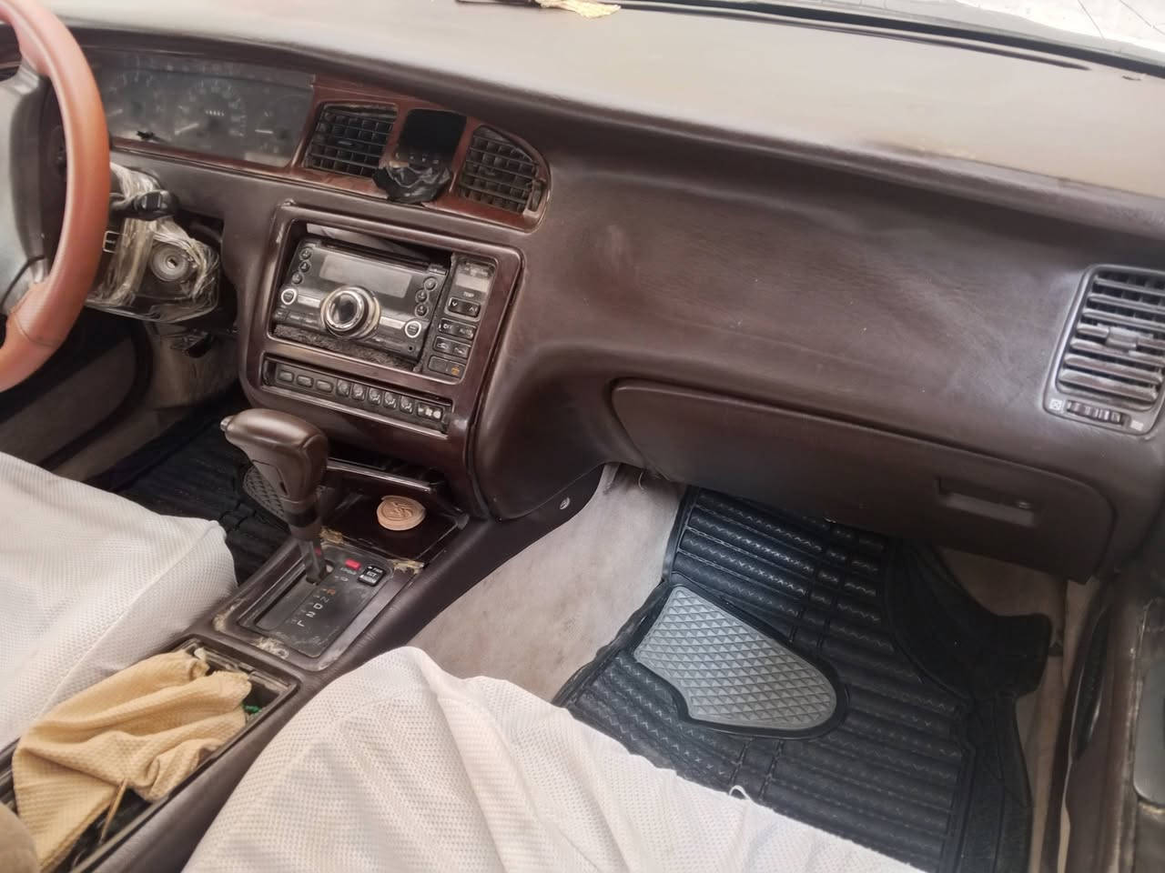 السلام عليكم سياره بطه للبيع سعر 45  بيه مجال قليل مكينيه كير حداديه تبريد مايشتغل سياره رقم انبار مشروع وطني رقم نكليزي مكاني بل عماره مكينه ثنين ونص رقمي ***********
