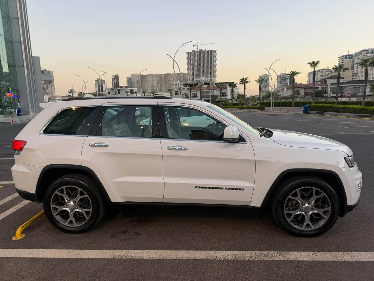 جيب لاريدو • ٢٠٢٠ • قطعتين تبديل