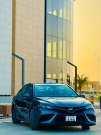 للبيع كامري 2023 SE وارد أمريكي حادثها باب وجاملق صفحت السكن مصلحات بل...