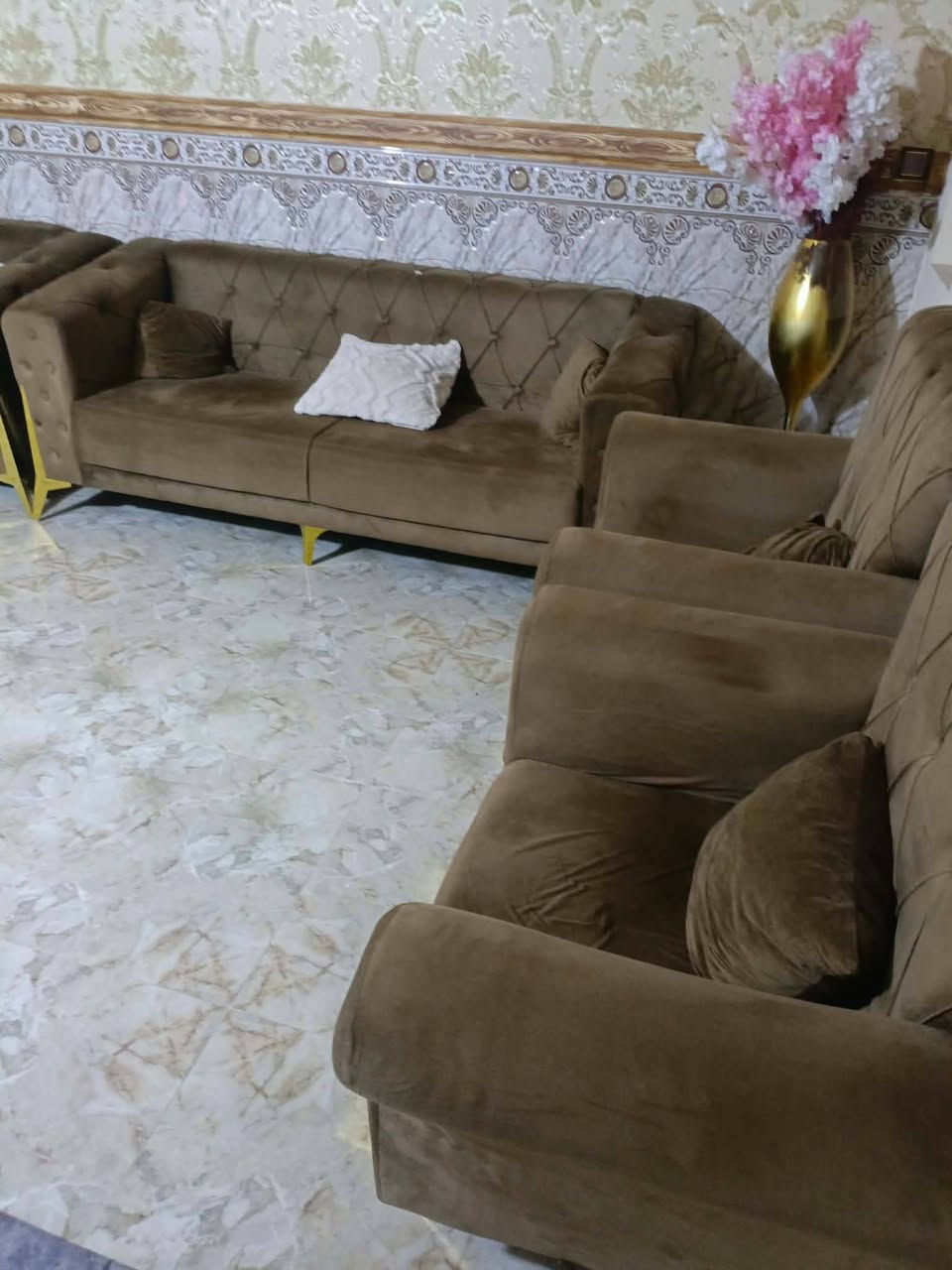 كنب • ١٠ مقاعد • نظيف