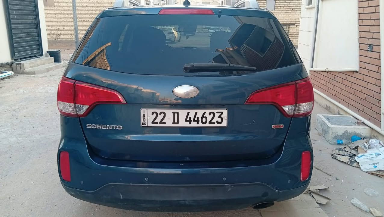 🔥 كيا سورينتو 2015 للبيع – بحالة ممتازة وجاهزة للركوب 🔥
تفاصيل السيارة:
الموديل: كيا سورينتو (Kia Sorento) - موديل 2015.
المحرك: 4 سلندر بسعة 2.4 لتر بتقنية GDI (قوة واقتصاد ممتاز في استهلاك البنزين).
الكير: أوتوماتيك (6 سرعات) مع وضعية القيادة الاقتصادية.
الرقم واللوحة: رقم أربيل (أوراق كاملة، سنوية ووكالة أو تحويل بشرط).
المواصفات والتجهيزات:
محرك وقير وبككس بشرط الفحص والجاهزية.
كشافات أمامية مع عدسات هالوجين.
حساسات خلفية للمساعدة في الركن.
تحكم كامل من عجلة القيادة (أزرار الاستيرن) + مثبت سرعة (Cruise Control).
نظام صوتي متكامل يدعم (CD / Bluetooth / AUX / USB).
شاشة سامسونج 
شكنات جلد . بحاله ممتازه جداً
7 راكب
تخم تايرات جديد 
تكييف عالي الكفاءة (أمامي وخلفي).
عوارض سقفية تنظيمية (Roof Rails) + دواسات جانبية.
شلص خلفي وألواح حماية.
حادثهة جاملغ وبنيد (تبديل) جهة السايق
​النظافة: والبدن بحالة جيدة جداً، تخويش أو مصاريف إضافية لا يوجد، حدادية ونظام تعليق ناعم.
​
​معلومات البيع:
​مكان السيارة كربلاء 
​السعر: [ $13٫500 ] (قابل للتفاوض البسيط ).
​للتواصل والاستفسار: [***********/واتساب]
