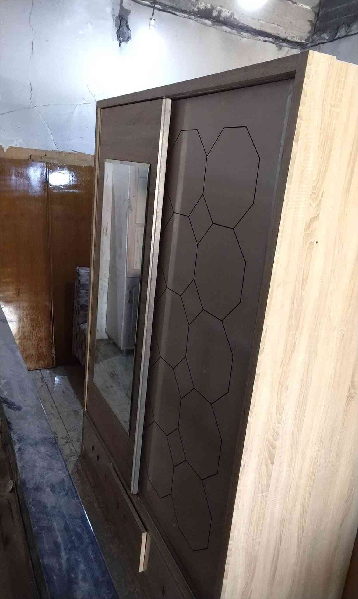 مزاد حسين • مستعمل • العنوان الحر الصغير