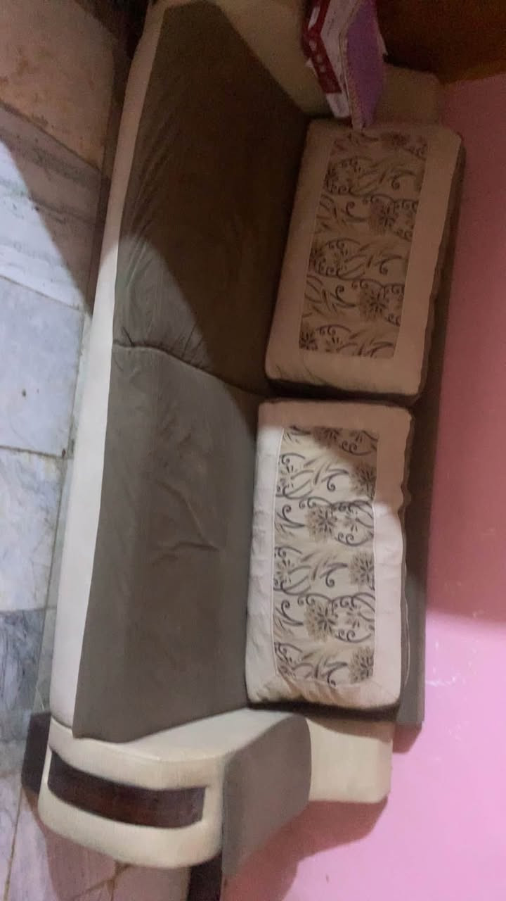 تخم قنفات خمس قطع نضافه٧٠٪؜
سعر جداً جداً مناسب 

١٢٠ بيه مجال ايضاً

 تواصل وتسا***********

ناصريه مركز
