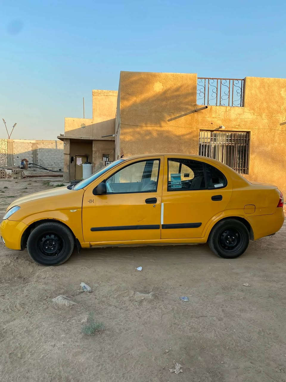 سياره طيبة للبيع مكفوله كير ومكينه موديل ٢٠١٥ السعر ٣٥ وبيه مجال ***********

