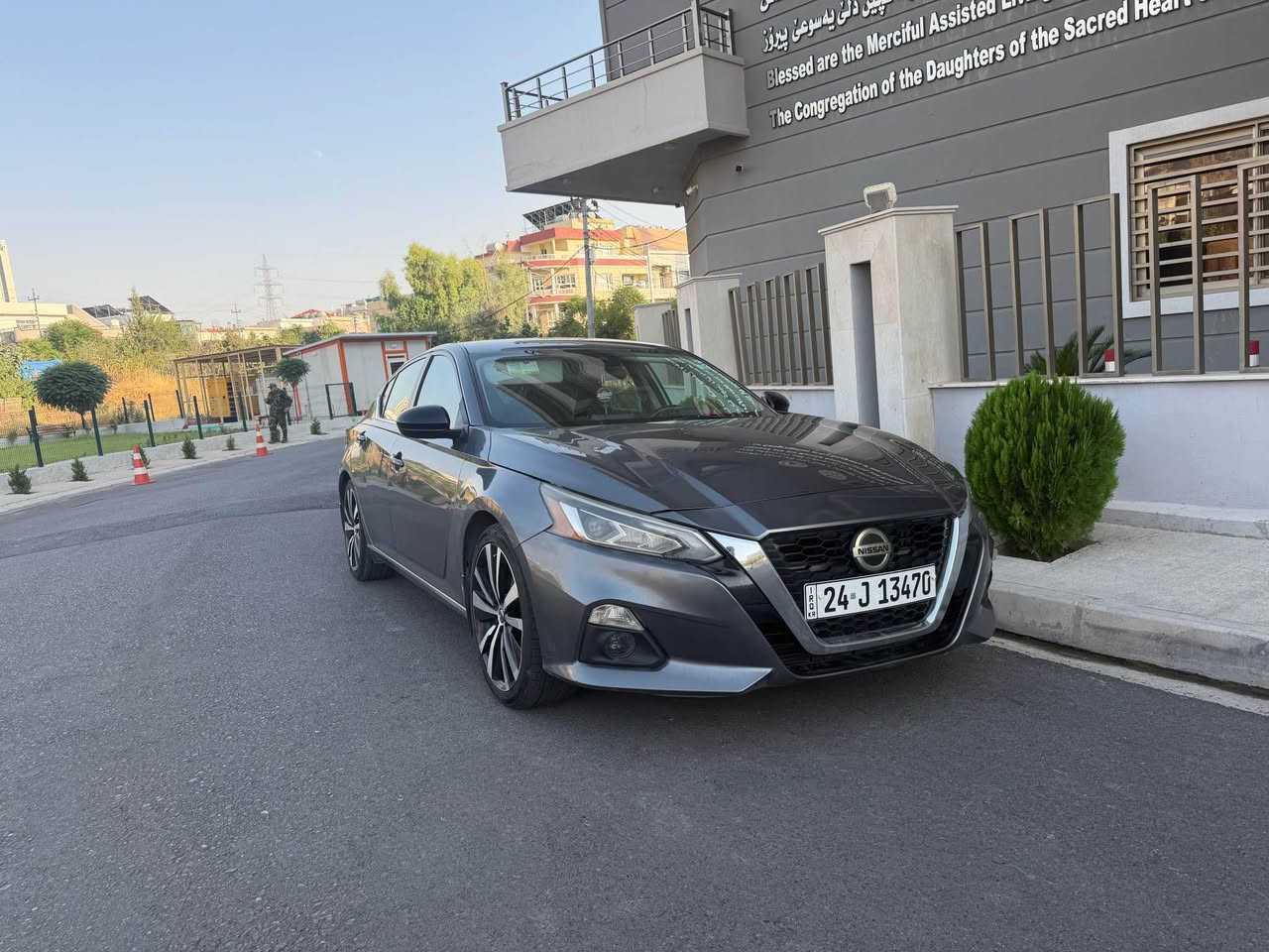نيسان التيما للبيع فقط

نيسان التيما موديل 2022 مواصفات SR

الضرر : جاملوغ امامي جهة النفر فقط وبيها كلير بالباب الخلفي نص الباب تقريباً فقط 

السيارة بدون ايرباك وبدون دواخل 

المواصفات: 
لايت زينون+lED
كشنات جلد + ستيرن جلد
ويل حجم 19 إنچ
رادار امامي+رادار خلفي+نقاط عمياء+تنبيه الخروج عن المسار 
كاميرا خلفية+حساسات خلفية 
شفتات ستيرن
شاشة حجم كبير 
 
السيارة جاهزة وكاملة محرك وكير بشرط + تخم تاير جديد NEXEN

رقم الشاصي مرفق مع الصور 

مكان السيارة دهوك

للاستفسار: *********** دهوك, العراق
