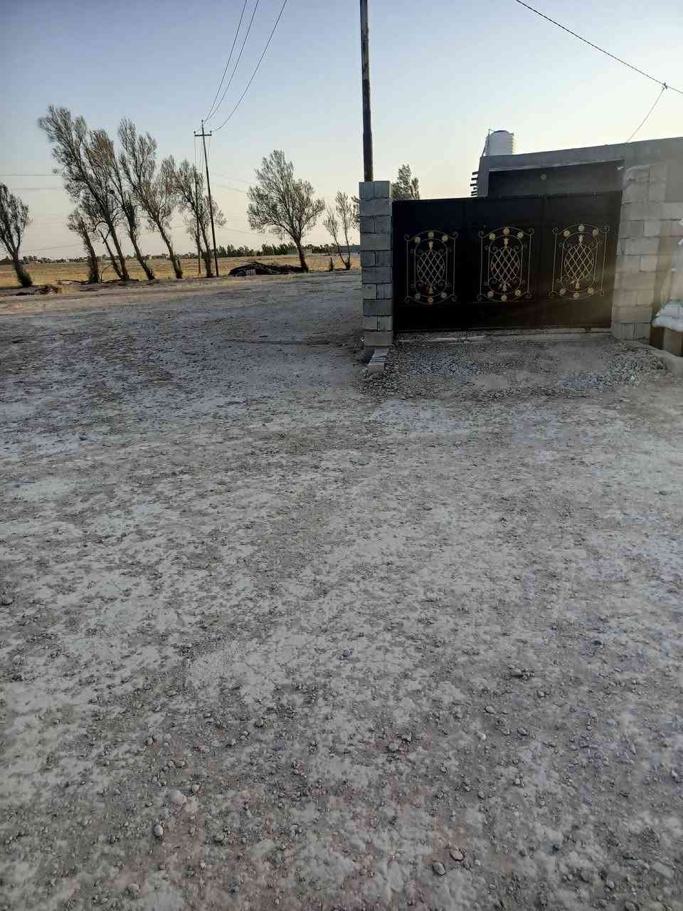 سلام عليكم / بيت كبير + مشتمل للبيع مساحه دونم مسيج سياج بلوك معى حديقه معى موتور لستر اناره جاهز والمشتمل  من ضمن دونم كامل مي مجاري بيوت جاهزه من كلشي بس تجي تكعد    العنوان تكريت الخط سريع خلف ملعب دولي منطقه الاعيوج    شراي يجي يشوف ويدفع سعر سعر مطلوب 60 وبيه مجال معى مشتمل للاستفسار ‏‪***********‬‏
