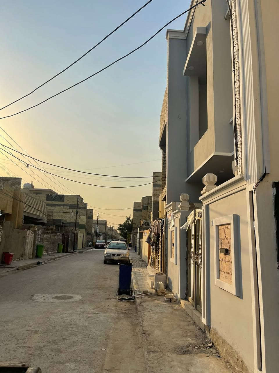 السلام عليكم ورحمة الله وبركاته داران زراعي للبيع مساحة كل واحد 100 متر بناء درجة أولى طابقين حديث بناء شهر 12/2024
منطقة حي الرائسة نهاية شارع 20 قطع بيت سلوم منطقة متوفر بها كافة الخدمات ماء كهرباء وتبليط شوارع عريضة  السعر 135 كل بيت للاستفسار الاتصال على الرقم 
***********
