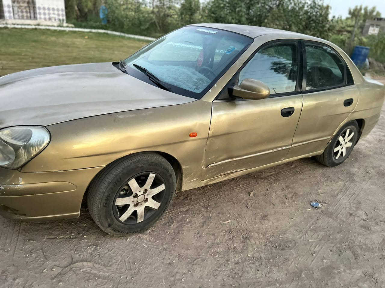 السلام عليكم دايو نوبرا موديل 2000 رقم كربلاء انكليزي السياره باسمي السياره بلاديه مابيها صبغ كشر خير من الله كير ومحرك مكفولات حداديه جديده تخم تاير عنواني حله محاويل السعر 30.  بيه مجال تبريد ثلج. مكينه بل جيس  ***********   سنويه 2030.
