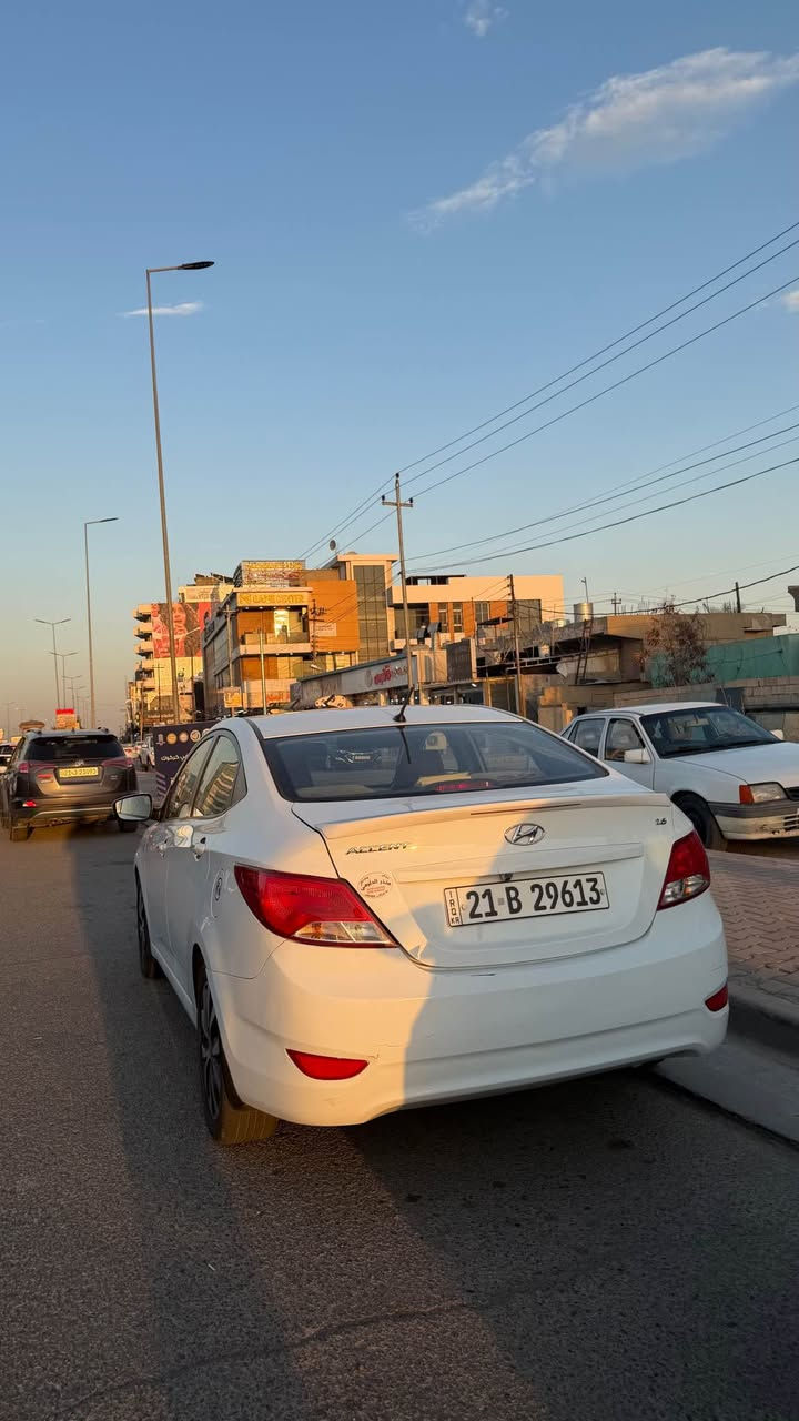 هيوانداي اكسنت موديل ٢٠١٥
فتحه سقف+ نظام ايكو + شاشه ايباد
ماشيه ١٦٠ الف كيلو
بدون قطره سبغ
بي حادث جداً بسيط
للتواصل *********** كركوك, العراق
