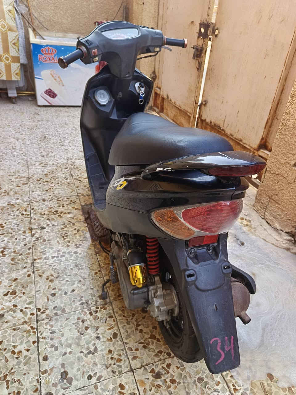دراجه كامكو جاهزه كهربائيات كله شغاله سلف لايت اشاره كلشي شغالل
سرعه 90  اصوليه باسمي 
السعر 450
أتصال ***********

نص مكتوب في الصور:
- ١٤:٠٥ ٢٠٢٥/١١/٠٩