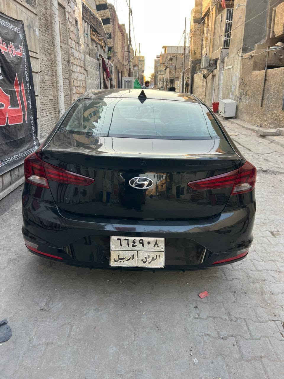 سلام عليكم للبيع سيارة الالنترا موديل ١٩ وارد أمريكي رقم اربيل القديم حادثها جاملغ أيسر ودعاميه بدون ايرباك بيها قطع صبغ ابيع حزام عدا القماره باقيه بلاد محرك كير تبريد كله شغال وعندي بيها ضربه بالجاملغ الأيمن باقي على وضعه ما مصلح موضح بالصوره مكاني مدينة الصدر هذا رقمي *********** فقط بيع بدون مراوس السعر ٩٨ وبيها مجال
