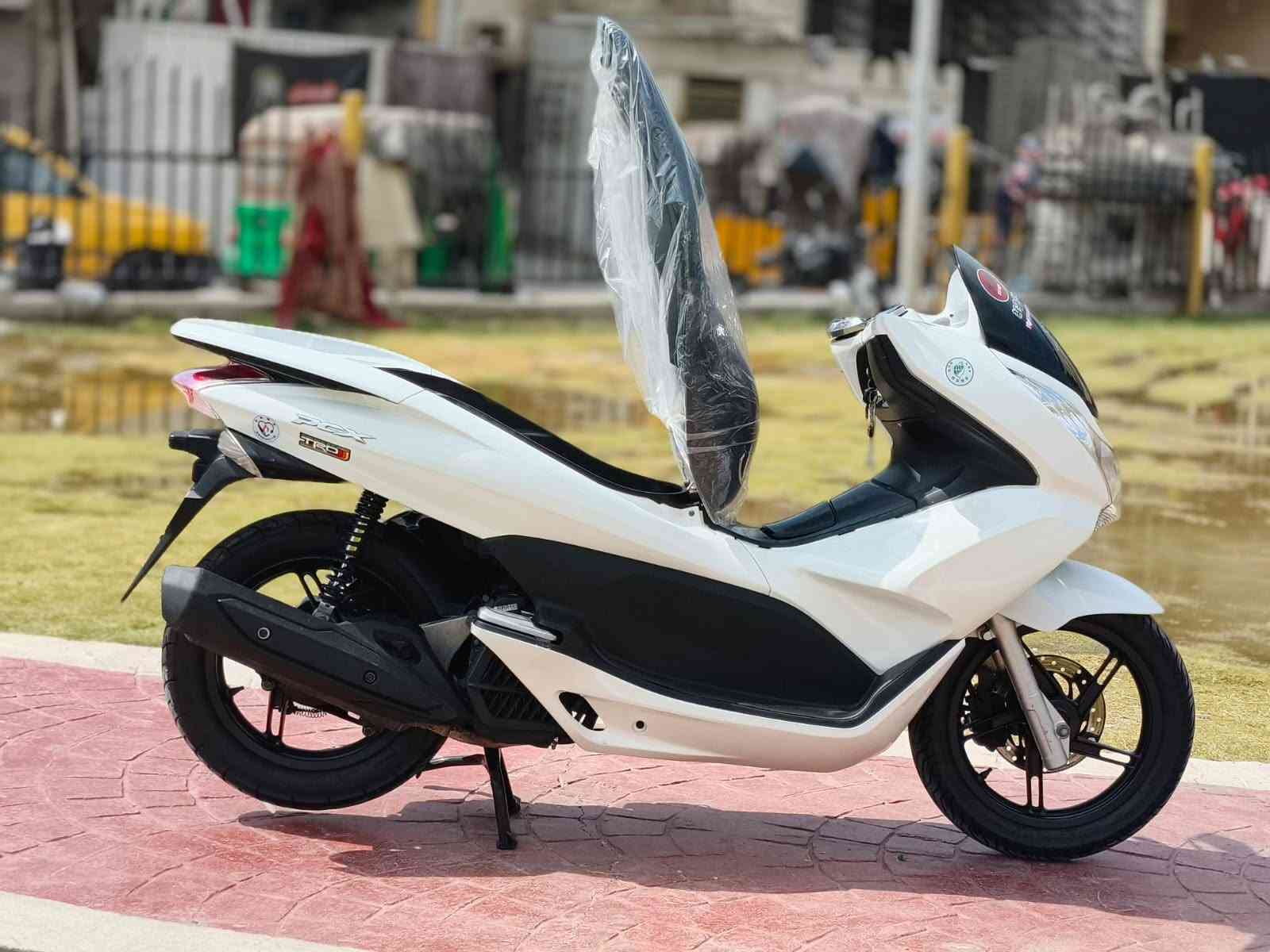سلام عليكم....
دراجة (PSX)...(جيل الاول)  
🛵للبيع  
دراجة شلعه معدل كهربائيات كلهه شغاله 
دراجة جديده  بلادية
أي نقص مابيهة
جيب فيتر وتعال افحص
العنوان بغداد مدينه الصدر قرب مطعم ليمونة🍋 الاستفسار الاتصال على الرقم 📞 ***********
