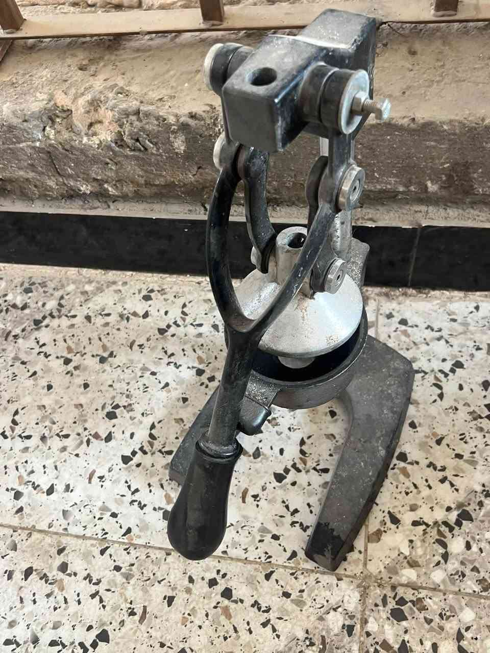 سلام عليكم عندي هذني لبيع ماعرف شكد اسعارهن لي يفيدنه بس يعلق اني ادخل له خاص
