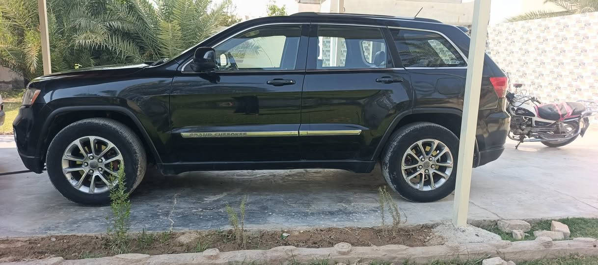 للبيع او مراوس جيب شيروكي  لاريدو موديل 2012 رقم بغداد السعر 125 بي مجال
بيها صبغ اربع قطع  و ثنين تبديل بلادي   اعتبرها صبغ احزام  تكم شواصي مكفوله من الكص و الدواخل 
مواصفات بصمه دفع رباعي  محرك 6 سلندر  3600 
كير ومحرك جدد لاصرف ولاتبخير  سونار موجود مع الصور   
ديالى  دلي عباس 
***********
