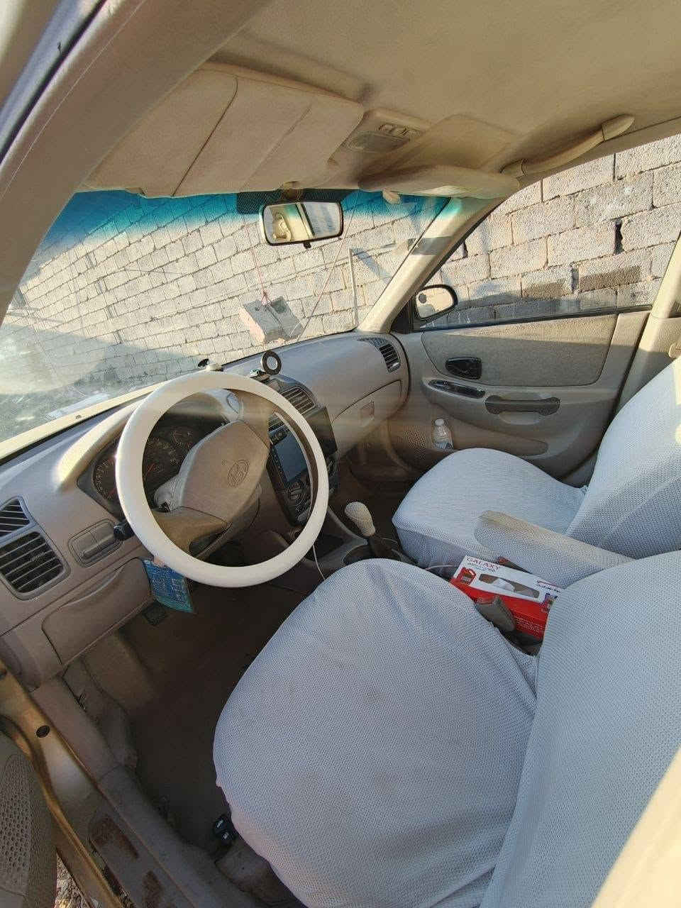 السلام عليكم فيرنه للبيع موديل2000 كير محرك مكفول صدر جديد تبريد ثلج تخم تاير جديد خط ابيض السياره بسمي تحويل ثاني يوم مكان السياره بغداد اليوسفيه السعر 40 وبيه مجال بصيط رقم الهاتف ***********
