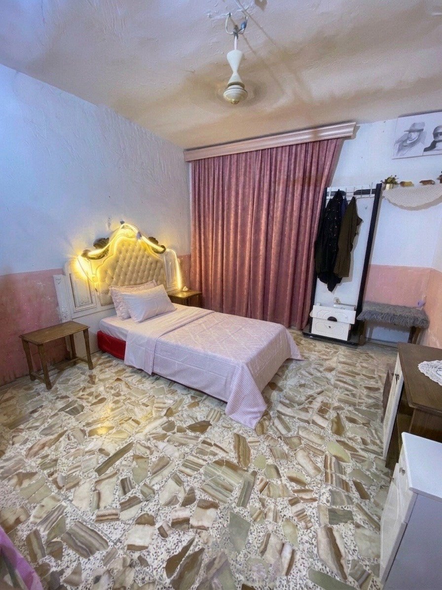 بيت للبيع 200متر// مكان حي العسكري الثاني قرب المدرسه الصينيه السعر 120قفلة