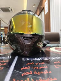 خوذه نضيفه وسعره مناسب ٥٠وبيه مجال حك الجيه 07505993503