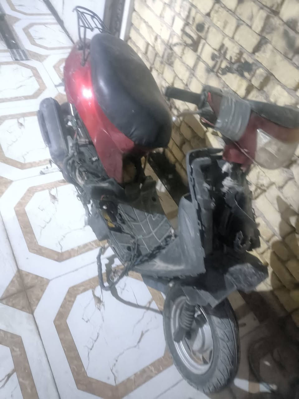 دراجه يوماها٩زروف متروكه شهر عوزهة عقل وضفيره بيهة شلعه قويه كوم حديد لشراي ٥٥قفلهة ***********
