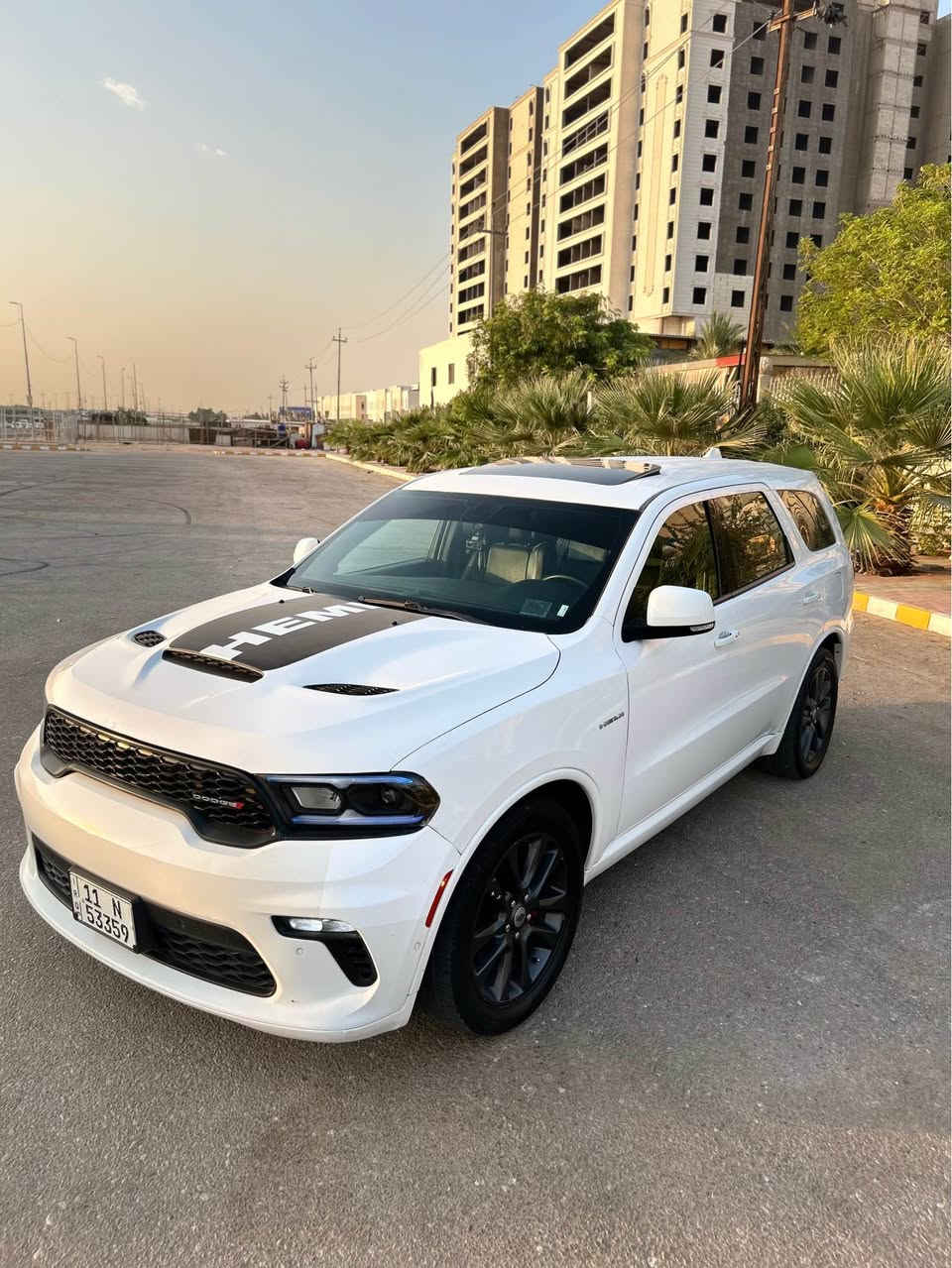 ‎دوج دورانكو ارتي 
Dodge Durango R/T   .
‎الموديل : 2021  . (وارد كندي كلين تايتل استيراد خاص زيرو) .
‎المحرك : V8 . 5.7L  .
‎العداد : 90 الف  .
‎السعر : 310 ورقه وبيه مجال بسيط
‎رقم بغداد
سيارة جاهزة ومصروف عليها اهواي ماعايزه برغي اخت الجديدة   .
‎المواصفات:  
‎* تحذير النقطة العمياء . 
‎* حساسات امامية وخلفية .
‎* شاحن هاتف لاسلكي (وايرلس ).
‎* فتحة سقف (سلايد) . 
‎* مقاعد من الجلد مع كنتارا الفاخر. 
‎* مقاعد كهربائية مع ذاكرة لحفظ وضعيات الجلوس. 
‎* مقاعد تبريد وتدفئة. 
‎* تدفئة مقود القيادة. 
‎* مقود رياضي مع تحكم كهربائي. 
‎* مصابيح امامية زنون مع LED .
‎* كشافات ضباب LED . 
‎* شاشة 10.1 أنج .
‎* نظام ملاحة (GPS) . 
‎* تشغيل عن بعد . 
‎* ويل قياس 20 أنج . 
‎* صندوق كهربائي . 
‎* بلوتوث تلفون .
‎* محدد سرعة . 
‎* كاميرا خلفية .
‎* كير شفتر ستيرنك .
‎* صف ثالث من المقاعد 7 راكب . 
‎* اطفاء وتشغيل اوتماتيكي Auto start . 
   للاستفسار *********** النجف, العراق
