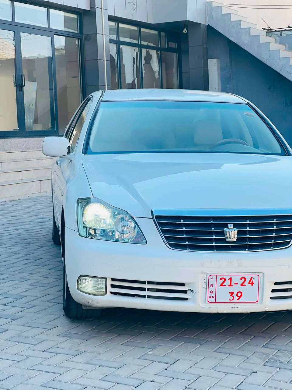 شاهینە مووس2005
گێڕ کەورە مەکینە گەورە
182 بێدووکەل
سێ دووگمە
پەردە
ناوزەرد
جڵد
شاشەو کامێرا
تایەو ویلی جوانە
کامل مەسرەف .
سەقفی زۆر جوانە  
ساردوو گەمی بەسراوە .
تەقەو ڕەقەی نییە .
كۆدی هەیە
سێ پارچە بۆیاخی ئەوروپایە
سعری 64گەڵاو مەجال.
بۆ قووفڵی تەلەفوون مەکە
***********.

***********سەیسایەق
