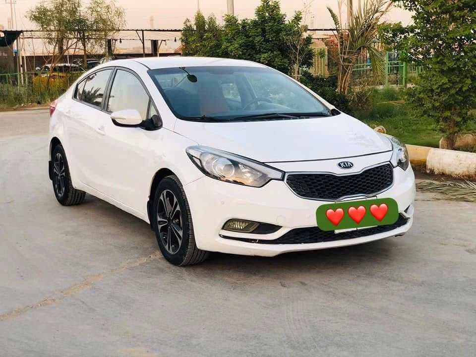 #للبيع: كيا سيراتو موديل 2013 – جاهزة للاستخدام 🚗✨
السلام عليكم إخواني.. سيارة كيا سيراتو موديل 2013 نظيفة جداً وبحالة ممتازة للبيع، التفاصيل الكاملة أدناه:
🔹 معلومات السيارة العامة
:النوع: كيا سيراتو (Cerato)الموديل: 2013
اللون: أبيض ناصع ⚪
الرقم: [العراق / أربيل ] وباسمي التحويل ثاني يوم.

🔹 الوضع الفني والبدن (الضرر):
السيارة مكفولة من الحوادث القوية والضربات 🛡️الضرر: بيها صبغ حزام فقط (لأغراض الجمالية والتجميل بدون حوادث داخلية أو لغد أو شاصي).
الميكانيك: المحرك، الكير، التبريد، والحدادية كلها بشرط الفحص (توب التوب) ⚙️.
🔹 مواصفات السيارة (المواصفات القياسية والخليجية لـ 2013):
المحرك: 1.6 لتر (4 سلندر) اقتصادي وقوي جداً بسحب الوقود.
ناقل الحركة: أوتوماتيك (كير 6 سرعات).
التحكم: تحكم ستيرن (كامل) + بلوتوث للمكالمات.
المرايا: مرايا جانبية شفط (كهربائية) تحتوي على إشارات ضوئية (اشاير بالمري).
الترفيه: مسجل يدعم راديو، CD، منفذ AUX، ومنفذ USB.
الراحة: تبريد قطعتين (ثلاجة)، جامات كهربائية، سنتر لوك وقفل مركزي عن بعد.
الأمان: نظام فرامل ABS + وسائد هوائية (ايرباج).
الإطارات: ويل كب بلادي مميز 
.📌 سعر تعال خاص وبيه مجال قليل للشراي الطيب 
مكان السيارة: [كركوك ].
📞 للاستفسار والاتصال: [ *********** ](الرجاء الاتصال من الجادين فقط، ومتواجد اتصال أو واتساب).
