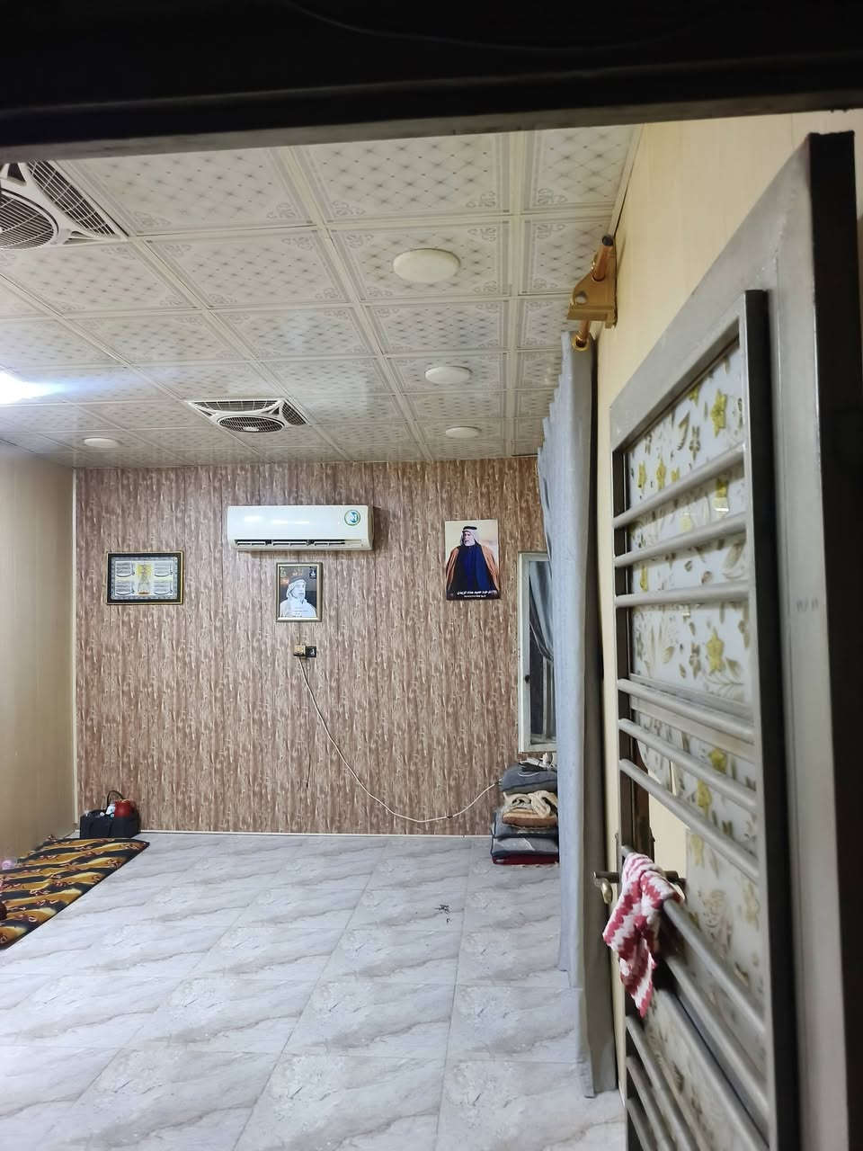 🏡 دار للبيع – بغداد / جسر ديالى

📍 الموقع: بغداد، جسر ديالى، نهاية شارع مدرسة موسى الكاظم.

✨ تفاصيل الدار:
🔹 المساحة: 200 متر مربع
🔹 بناء مرتب ومناسب للسكن
🔹 حديقة
🔹 كراج
🔹 استقبال
🔹 غرفتان نوم
🔹 مطبخ حار وبارد
🔹 كامل الخدمات
🔹 موقع هادئ ومناسب للعوائل

🏠 دار متكاملة وجاهزة للسكن، وتوفر مساحة مناسبة للعائلة مع حديقة وكراج.

📞 للاستفسار عن السعر والتفاصيل أو تحديد موعد للمعاينة،
***********
