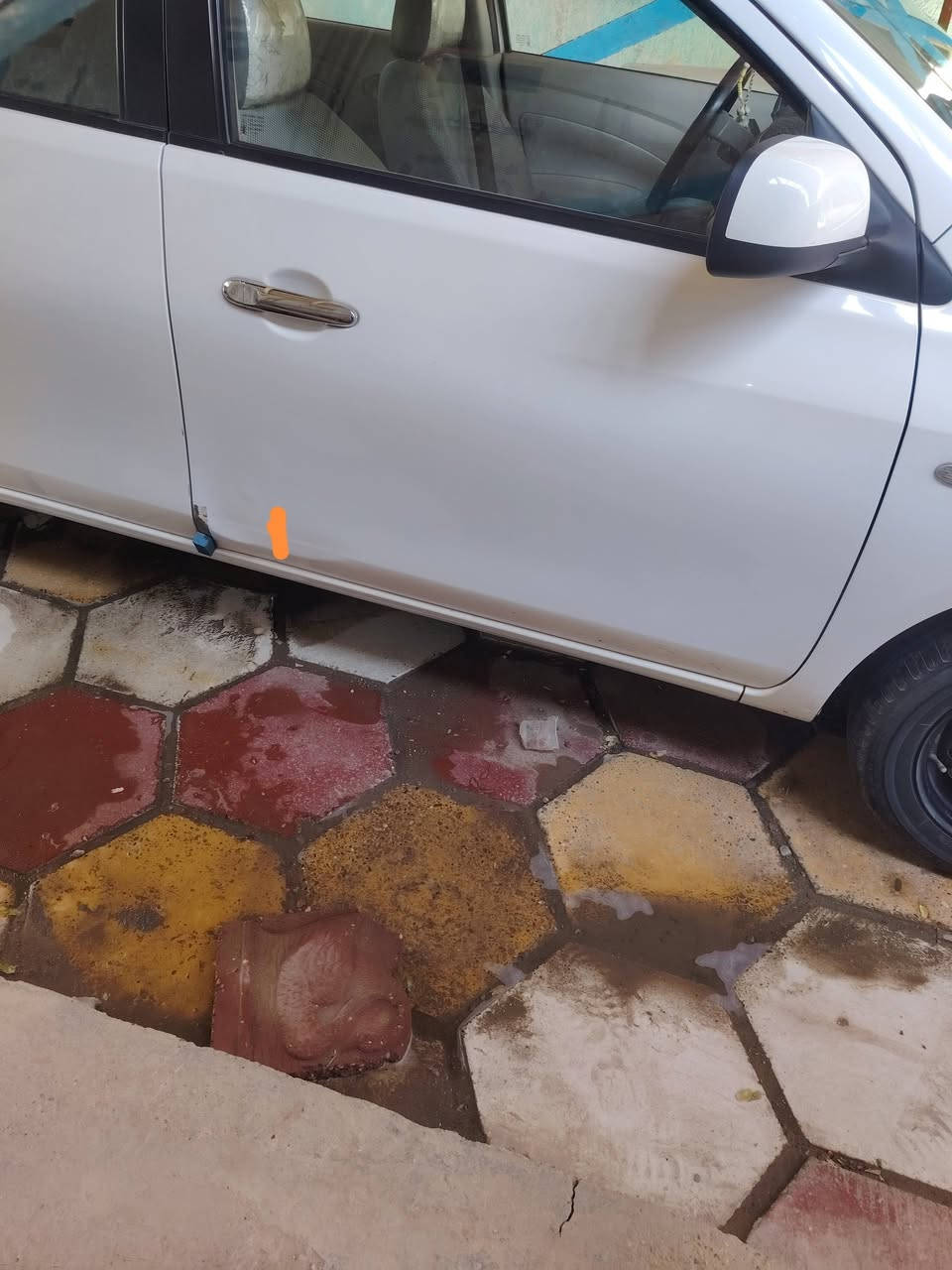 السلام عليكم 
نيسان سني هندي رقم بغداد بأسمي 
سياره كير ومحرك مكفول تبريد خير من الله 
ماشيه 39 سيار مال بيت ممتعوبه بيها مكانين بارد موضحات بالصوره سعرها 127 وبيها مجال لحك الجيه ***********
