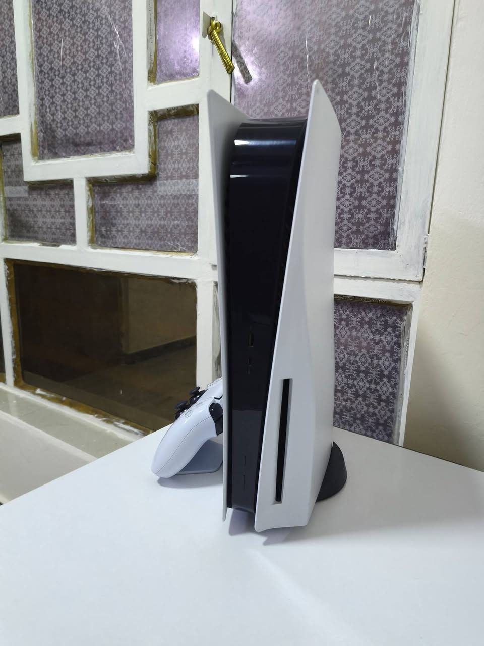 السلام عليكم متوفر PS5 fat
النظافة 95% الجهاز كلش نظيف ما مصلح وما بي اي مشكلة شغال بشكل كامل الجهاز ريجن اوربي 

المحتويات كيبل HD كيبل اليد و كيبل الطاقة و يد تحكم و الجهاز 

الكارتون مع المنوال و التغليف وقاعدة الجهاز 

طبعاً اليد تم تبديل الگير العادي بگير مغناطيسي أفضل نوعية واليد شغالة 100% طبعاً الجهاز جان شغال على ups online 

طبعاً مع الجهاز شنطة خاصة كما موضح بالصورة 

سعر الجهاز 675 الف قفل  

مكاني بغداد لا يوجد توصيل

التواصل على ***********
