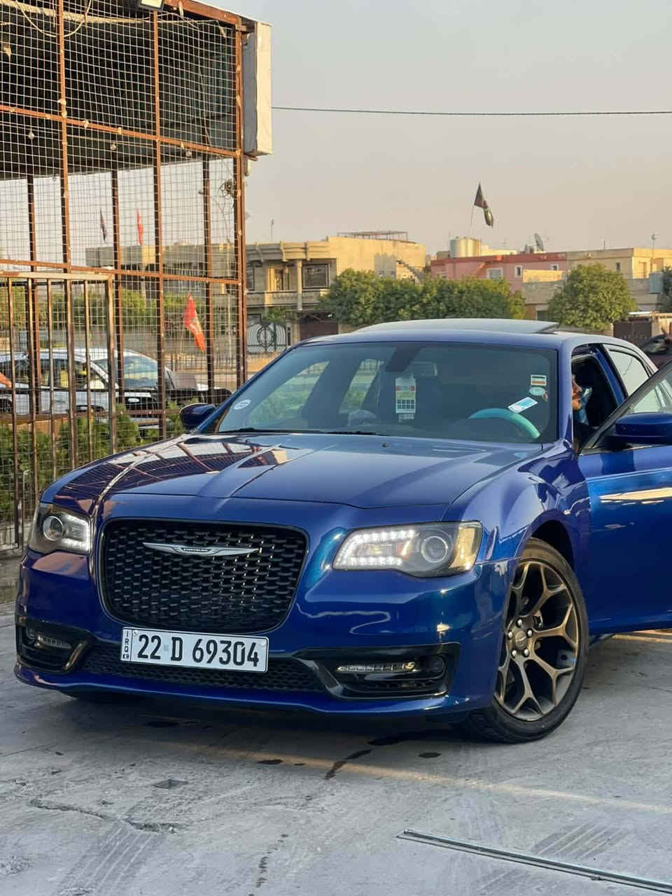 🚗 كرايسلەر 300 (ئۆباما) بۆ فرۆشتن 🚗**
* **مۆدێل:** 2019
 * **مواستفات:** S (فول مواسەفات)
 * **ڕۆشتووی راستەقینە:** 79,000 مايل (بە شەرت)
 * **دۆخی بۆیاغ:** دوو پارچەی نوێ بۆیاغە، بەبێ ئەوەی ناوی گرتبێت (چوارچێوە و ناوەوەی بێ کێشەیە).
💰 **نرخ:** 225 وەەرەقە ($22,500) - کەمێک مەجالی تێدایە.
📞 **ژمارەی پەیوەندی:** ***********

**🚗 كرايسلر 300 (أوباما) للبيع 🚗**
 * **الموديل:** 2019
 * **المواصفات:** فول مواصفات (مواصفات S)
 * **المسافة المقطوعة:** 79,000 ميل حقيقي
 * **حالة الصبغ:** قطعتين صبغ جديد، بدون دواخل (داخل السيارة سليم تماماً)
💰 **السعر:** 22,500$ (225 ورقة) - قابل للتفاوض البسيط
📞 **رقم التواصل:** ***********
