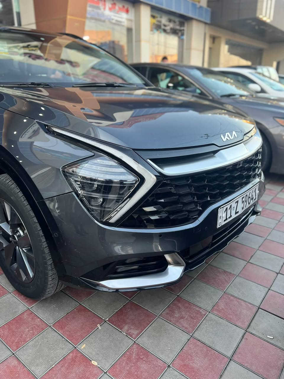 � للبيع Kia Sportage Hybrid 2023 🚘

🔥 برستيج – فل مواصفات – هايبرد 🔥

✨ موديل 2023
⚡ محرك 1.6 Turbo Hybrid
💪 قوة هايبرد تصل إلى 227 حصان
ممشاها 74.000 mi
🛞 AWD دفع رباعي
⚙️ أوتوماتيك 6 سرعات

🔝 فل مواصفات Prestige:
• فتحة سقف بانوراما 🌙
• شاشات 12.3 إنش
• شاشة عدادات رقمية
• نظام صوت Harman Kardon
• تبريد وتسخين المقاعد الأمامية
• ذاكرة كرسي السائق
• كاميرات 360° مع رؤية ثلاثية الأبعاد
• Blind Spot
• مثبت سرعة ذكي
• تحذير وخروج عن المسار
• أنظمة أمان متقدمة
• باب خلفي كهربائي
• إضاءة LED كاملة
• تشغيل بصمة + تشغيل عن بُعد
• Apple CarPlay / Android Auto
• جنوط أصلية 18 إنش

🔥 سيارة راقية، اقتصادية، وقوية… ومواصفاتها عالية جداً.

📍 الموقع: __________الانبار الفلوجة
💰 السعر: __________ 21.000$
📞 للاستفسار والاتصال: __***********

[السيارة كلين تايتل) بيها بارد ب باب خلفي عكس سايق بسيط في العراق 

لمن يبحث عن سبورتج هايبرد فل مواصفات… 
هذه فرصتك �
