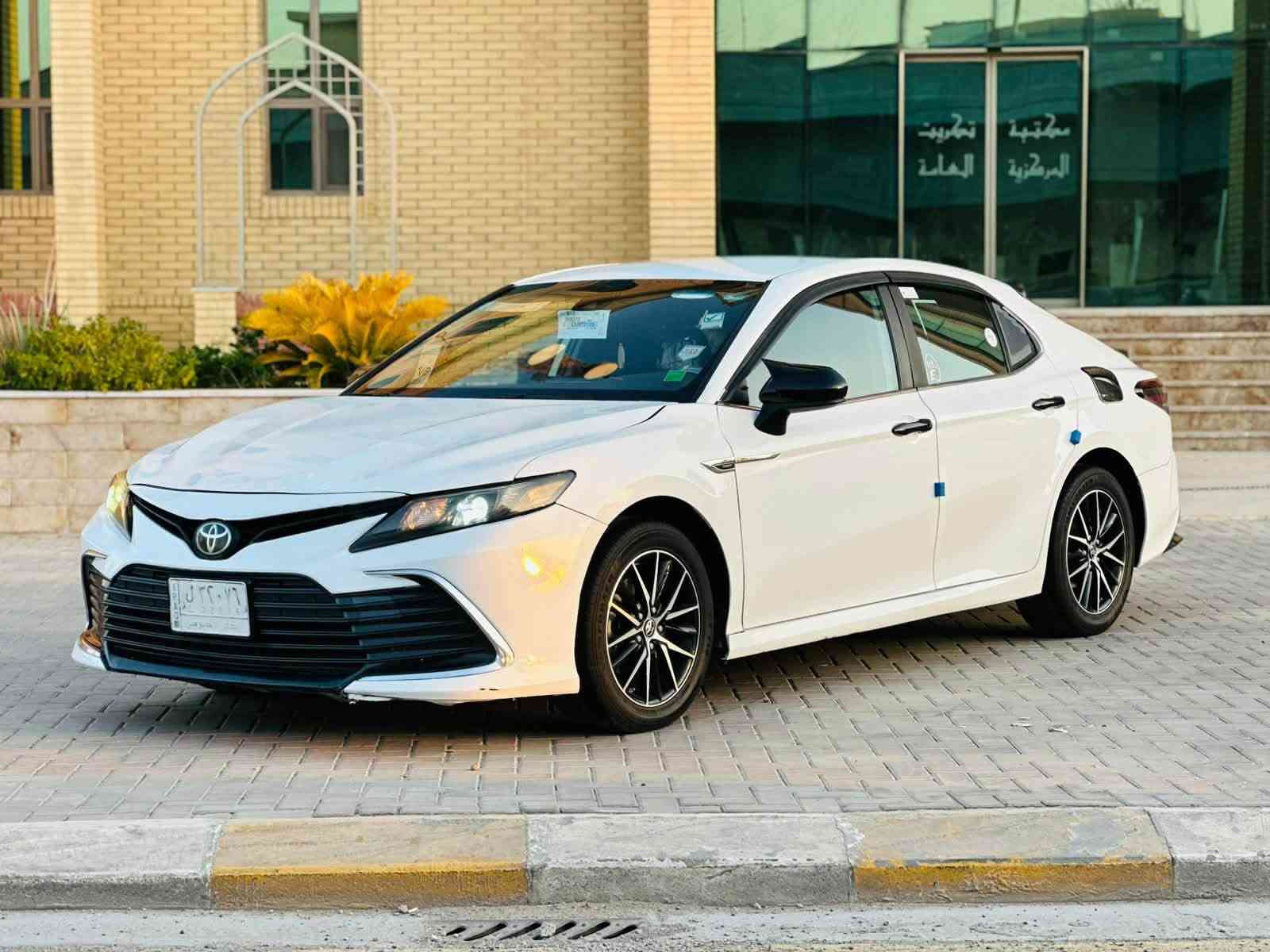 ‏سلام عليكم للبيع كامري موديل 2023 محرك كير
وتماتيك ‏شرط صدر امامي خلف جديد وضع شركة تخم تاير جديد تخم والجديد رقم بغداد مشروع وطني سنوية 2028 هزة￼ جديد السيارة بيها ￼صبغ جملق  ونبيد حادث امريكا بدون أي نقص غرفها جديدة لوك تجي تبريد ثلج 🧊 وتشوف النضفه  بعينك السعر160 وبيه مجال مكان تكريت رقم الهاتف ***********￼
