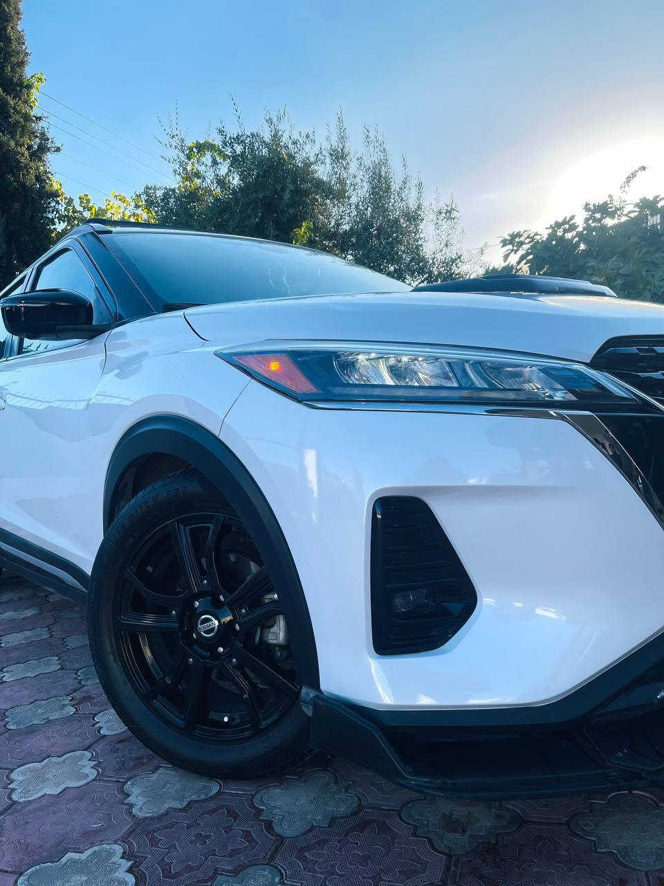 Nissan kicks 2021SR
سەیارەکە فولە 43000 حەقیقی ڕۆشتوە بۆیاخی نیە 
کوشن هیتەرە سوکان هیتەرە ڕادارو خەتی جادەیە تەحدید سورعەیە بەشەرتی تەقەو ڕەقە چرکەی تیانیە بەناوی خۆمانەوەیە
چوار تایەی تازەی لەسەرە 
سعری  157گەڵاو معامەلە
***********
شوێن سلێمانی السليمانية, العراق
